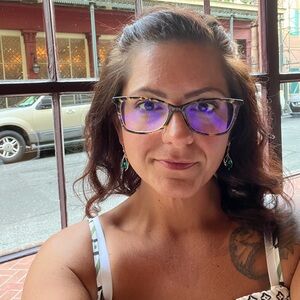 Meet your Posher, Lisa